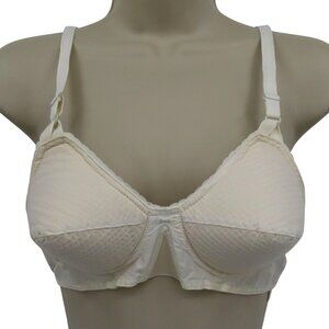 VTG Formfit Rogers Inflation 32B White Padded Cone Bullet Pointy Rockabilly Bra